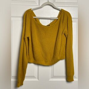 Pretty Little Thing Cropped Gold Yellow Knit Top Sweater Size Small crop